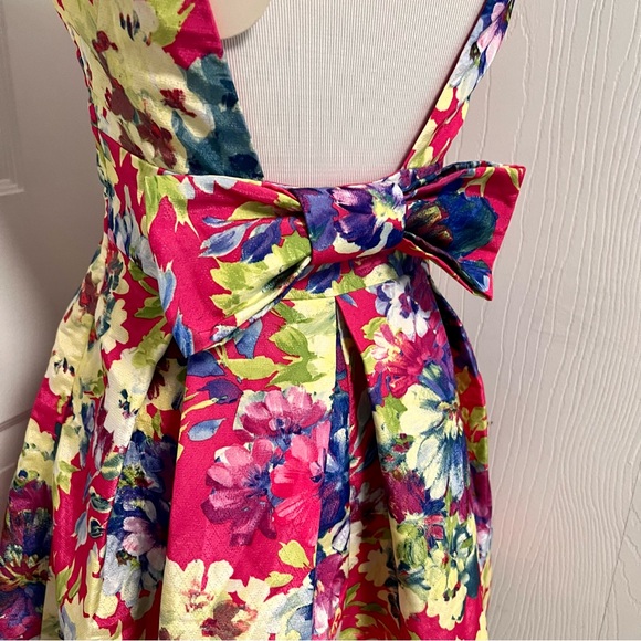 Luxxel Skater Dress with Bow A1 - Picture 4 of 8